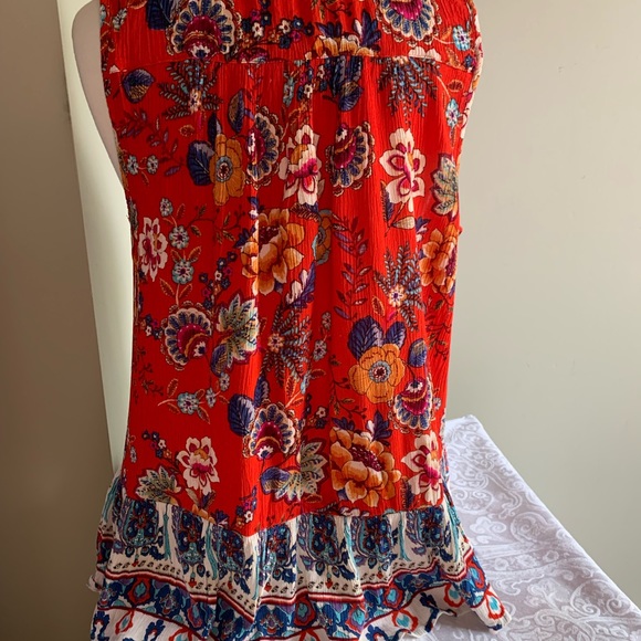 Beautiful Patrons of Peace Sleeveless Top in Large - Picture 3 of 9